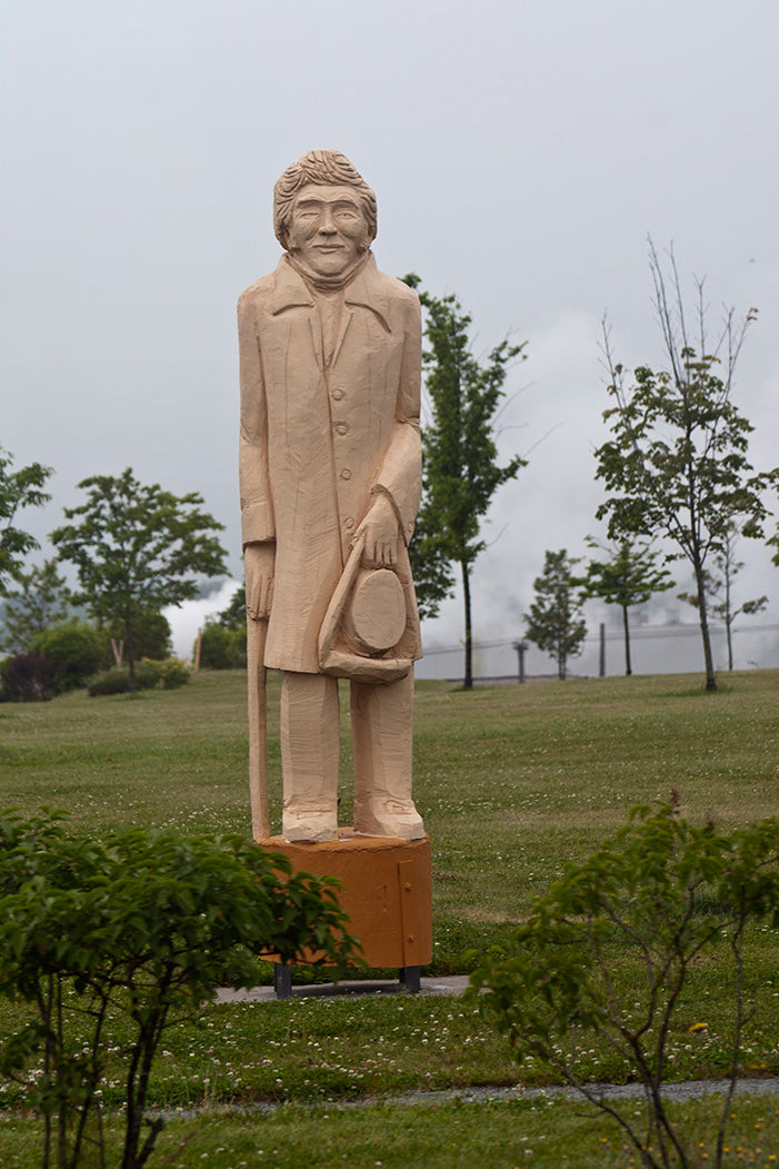 Free Royalty Free Stock photo of Canadian statue in Canada